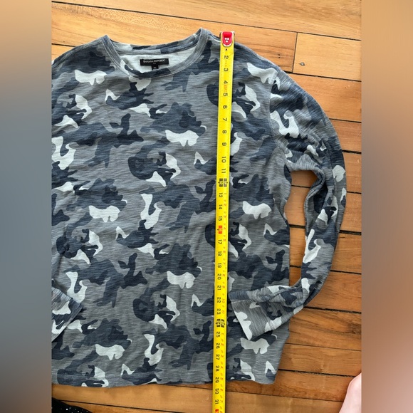 Banana Republic men’s long sleeve camo waffle t shirt - Picture 4 of 4